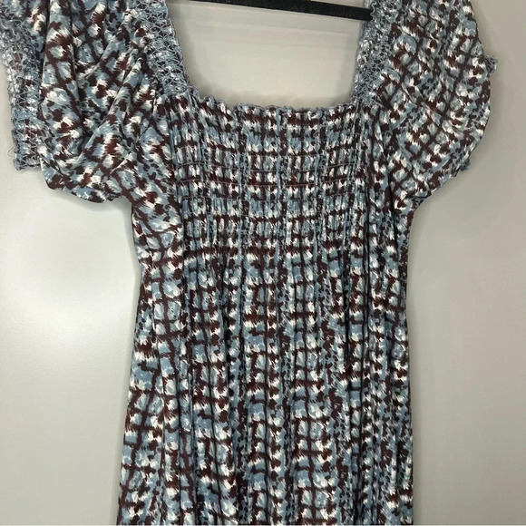 BCBGMaxAzria Smocked Puffed Sleeve Dress Size Medium - Picture 3 of 7
